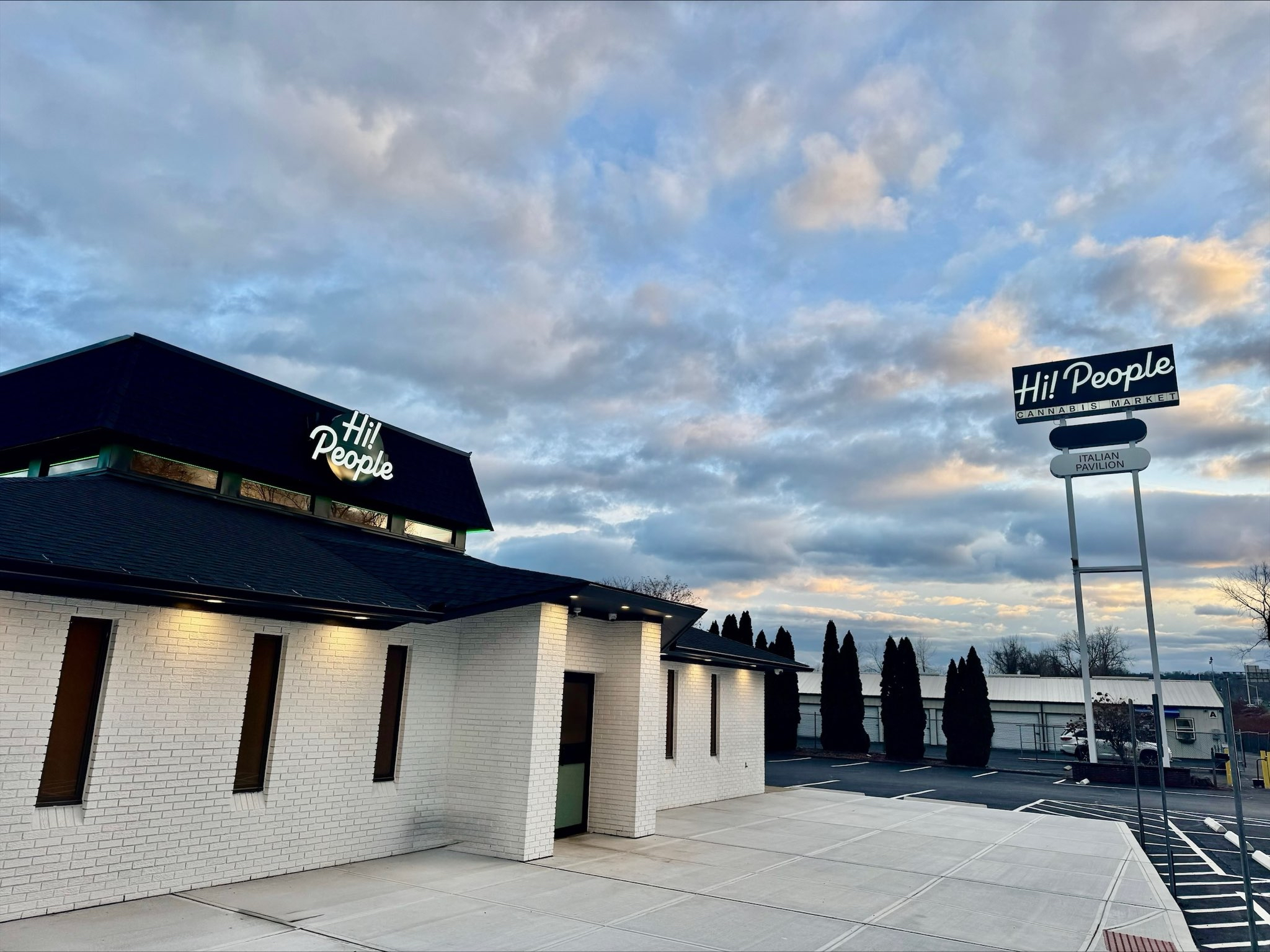 Hi People Cannabis Market near Shelton, CT